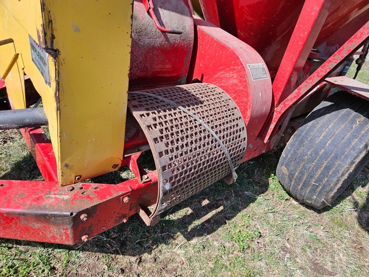 new-holland-355-image-13