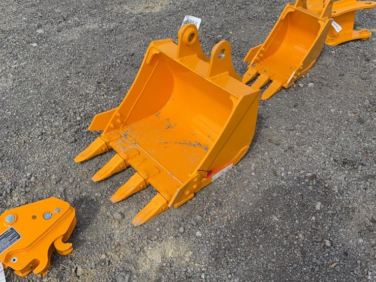 caterpillar-305-image-2