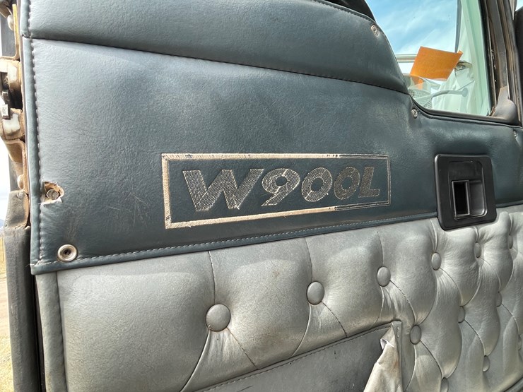 2000-kenworth-w900l-image-57