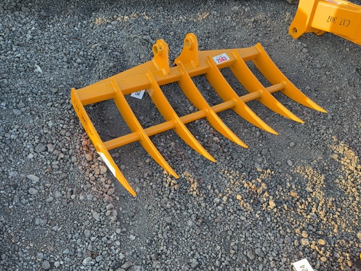 caterpillar-303-image-1