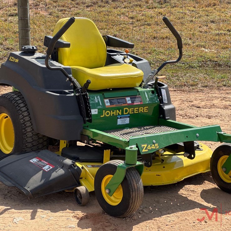 JOHN DEERE Z445