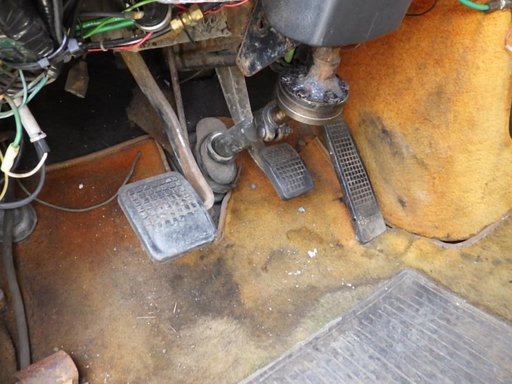 1984-ford-9000-image-28