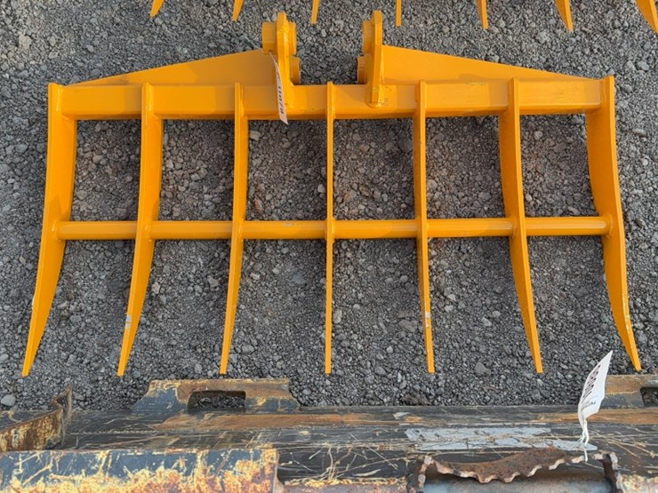 caterpillar-303-image-1