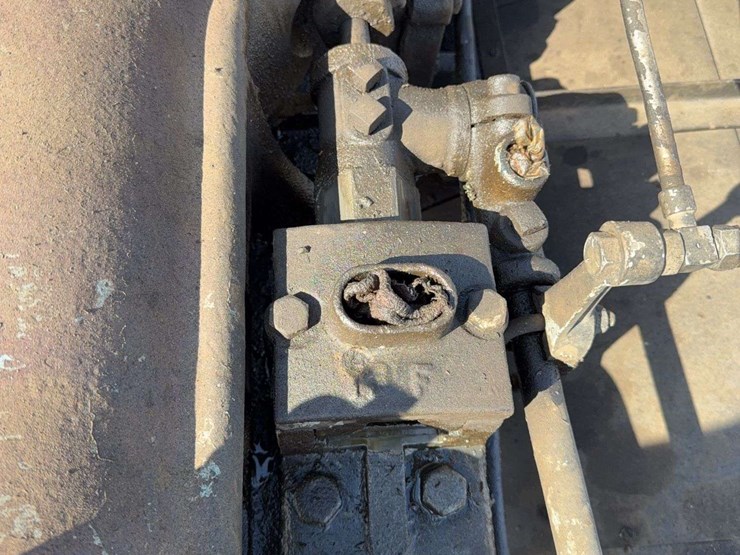 1910-advance-rumely-steam-traction-engine-image-28