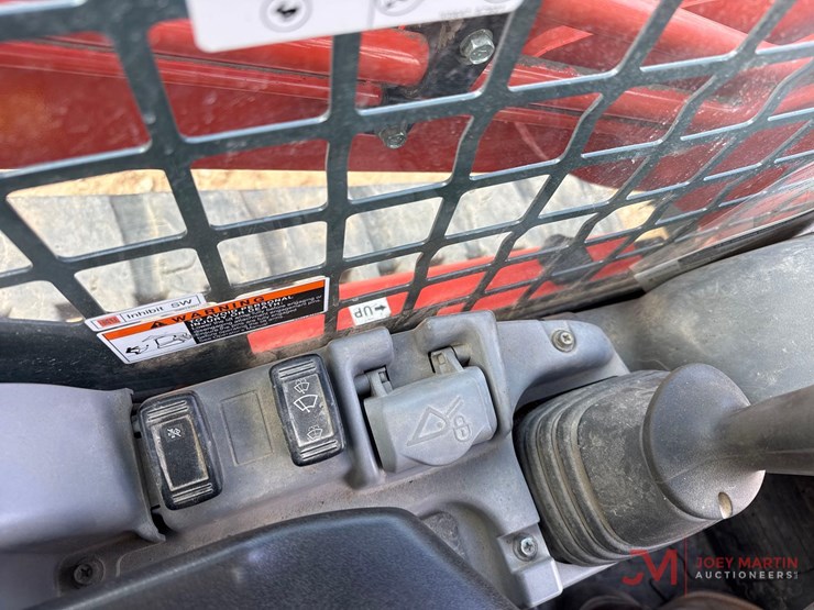 2021-kubota-svl75-2-image-18