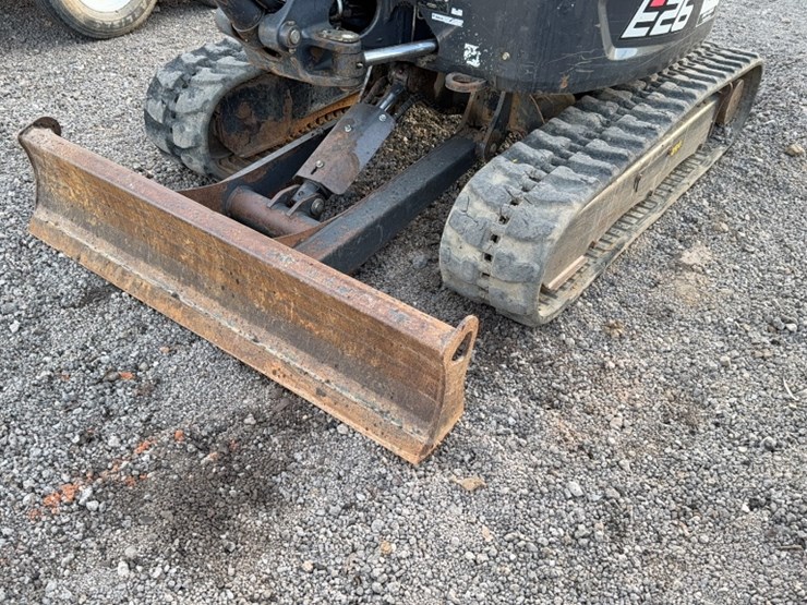 2020-bobcat-e26-image-16