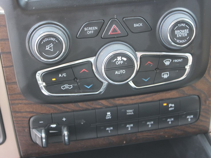 2015-ram-2500-laramie-longhorn-image-47