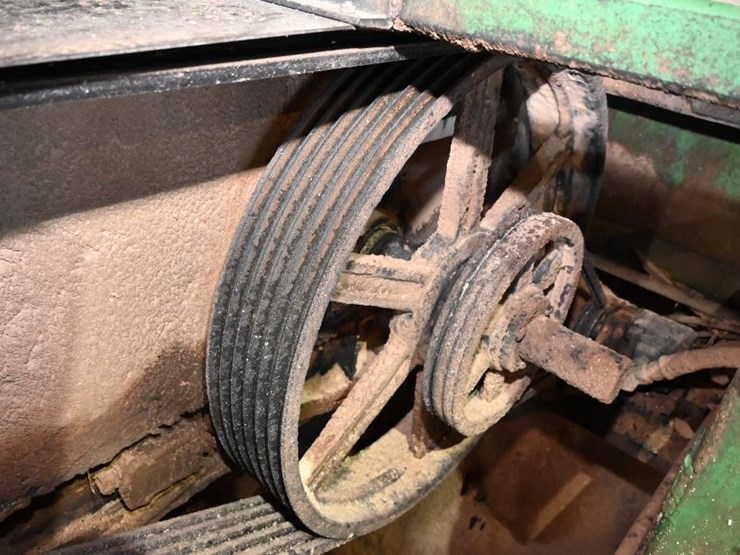 #118-•-56"-husk-with-top-saw-image-9