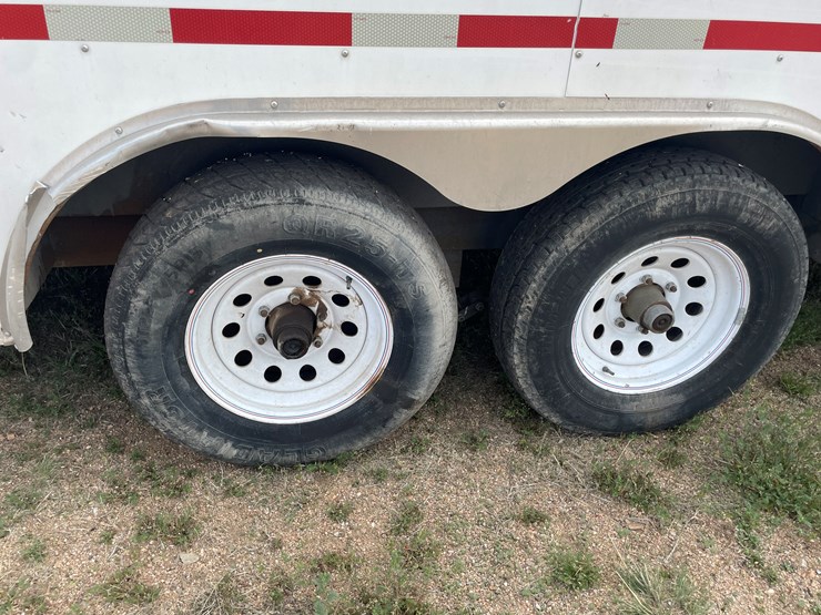 #4013-•-haulmark-enclosed-trailer-(az-title)-image-16