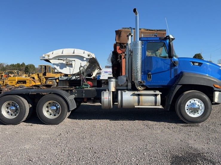 2016-caterpillar-ct660-image-4