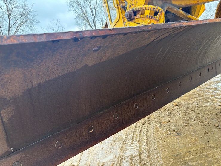 caterpillar-12-image-53