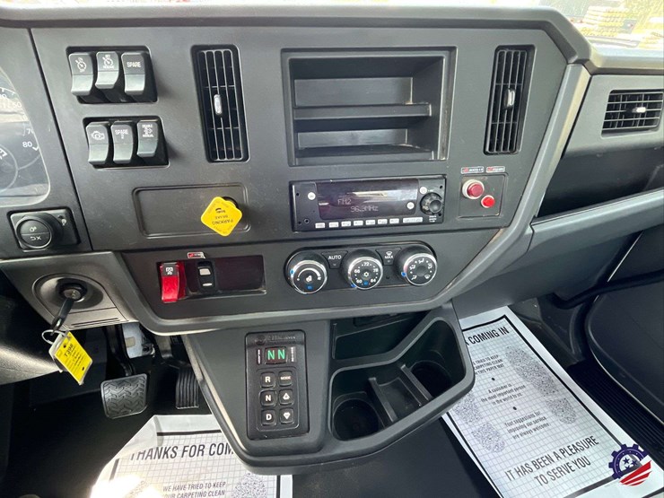 2025-kenworth-t380-image-124