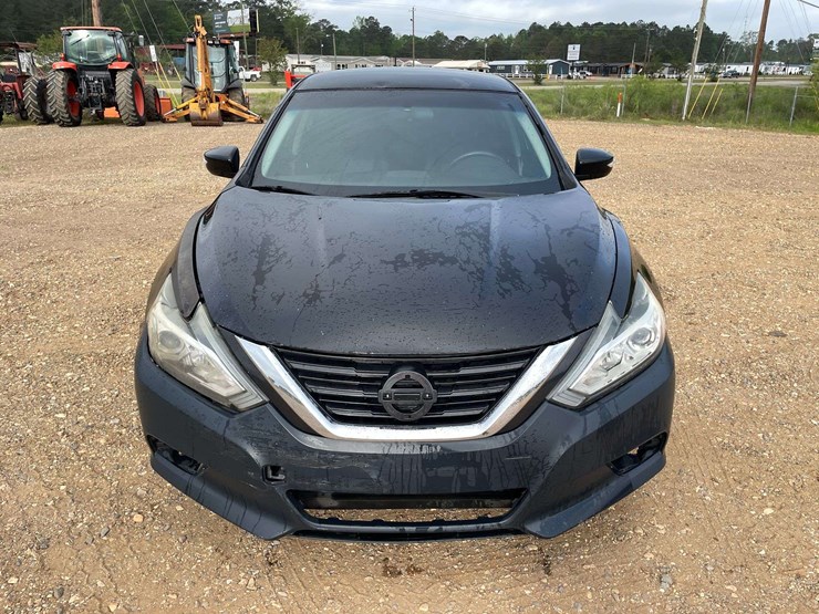 2017-nissan-altima-4-door-sedan-(213,376-miles)-image-5