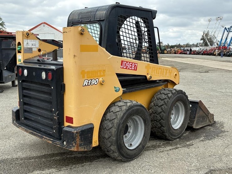 2019-gehl-r190-image-3