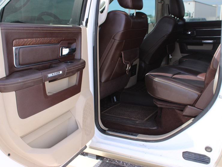 2015-ram-2500-laramie-longhorn-image-36