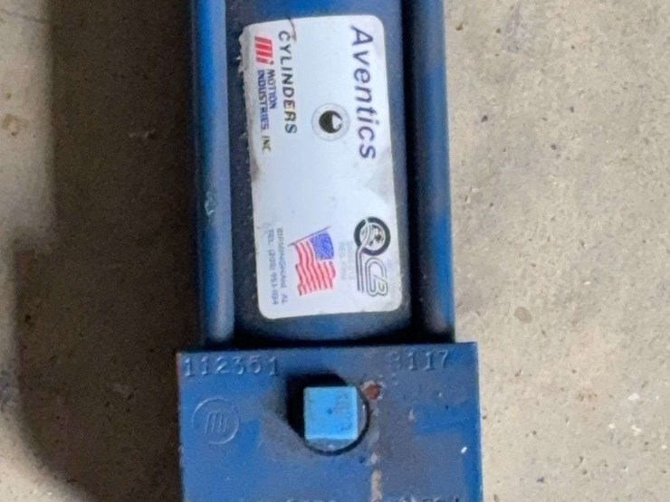 air-bottle,-hydraulic-cylinder,-hook-image-3