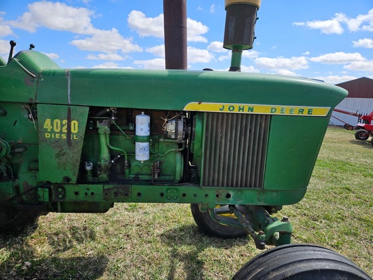 john-deere-4020-image-12
