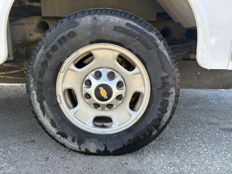 2016-chevrolet-silverado-2500-image-5