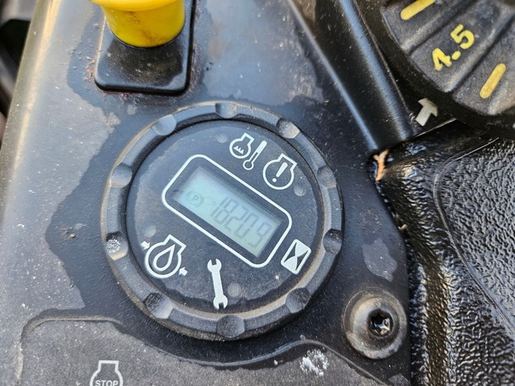 2014-john-deere-z925m-image-23