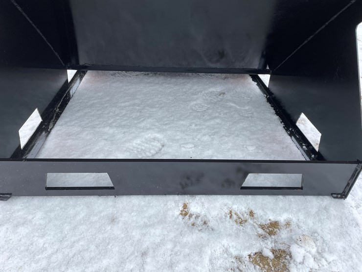 #2007-•-1.5-yard-skid-steer-mount-trash-hopper-image-10