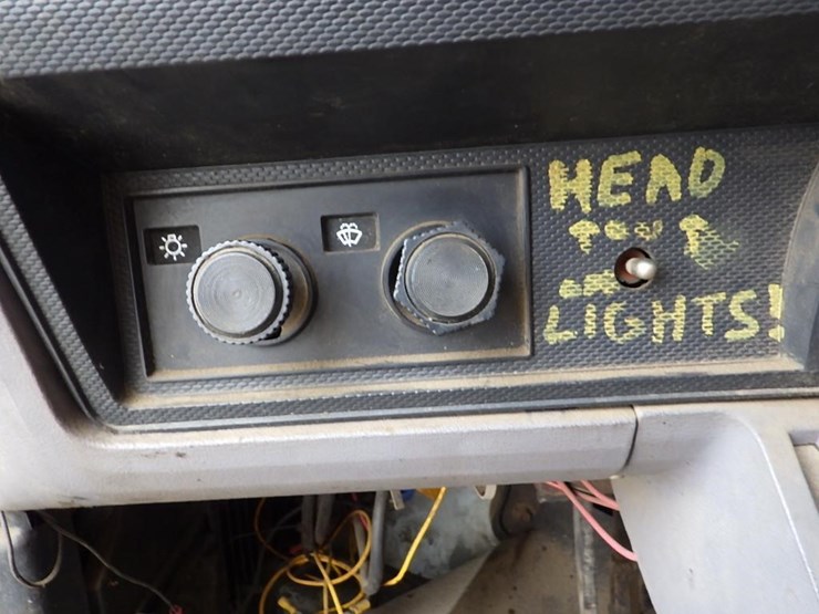 1995-ford-f800-image-36