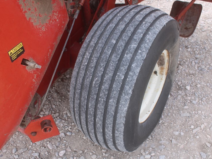 international-830-image-12