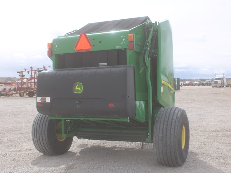 john-deere-560m-image-8