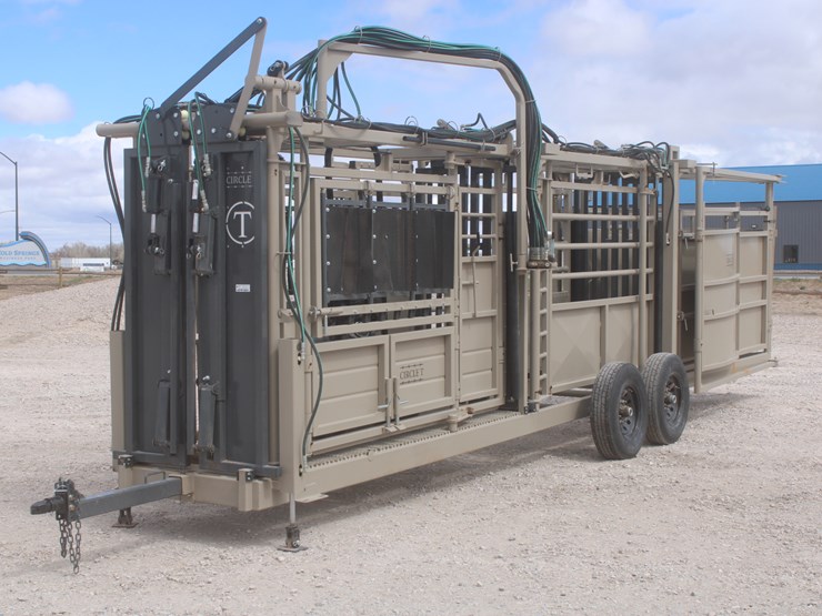 #1083-•-new-circle-t-portable-complete-cattle-processing-system-image-14