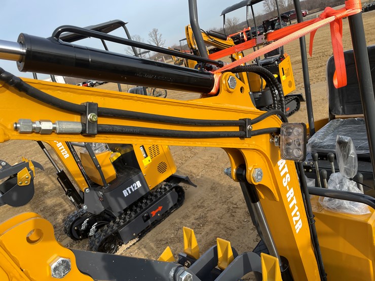 #1041-•-new-ats-rt12r-mini-excavator-image-28