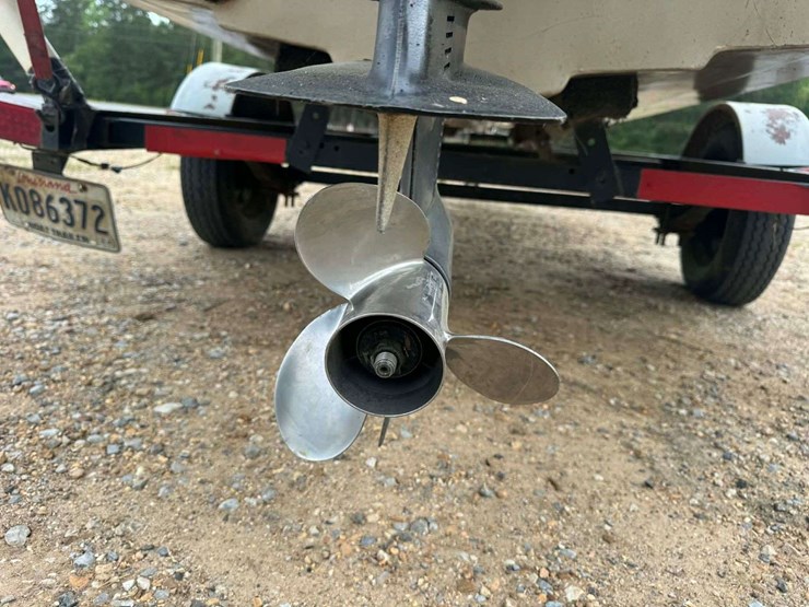 2003-alumacraft-crappie-pro-w/mariner-magnum-40-motor-image-13