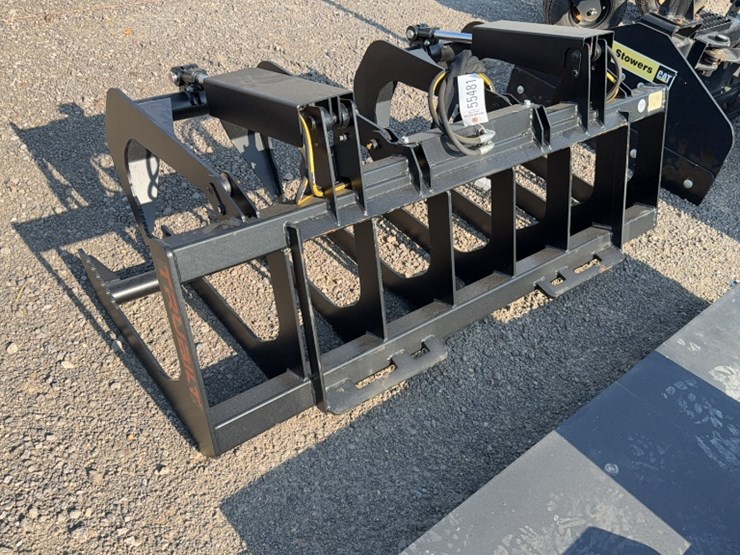 #2071-•-trubilt-66"-skid-steer-2-cyl-grapple-image-4