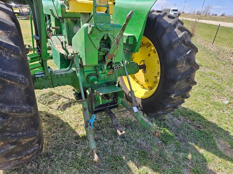 john-deere-4010-image-15