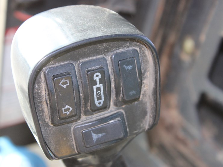 new-holland-ls190-image-49