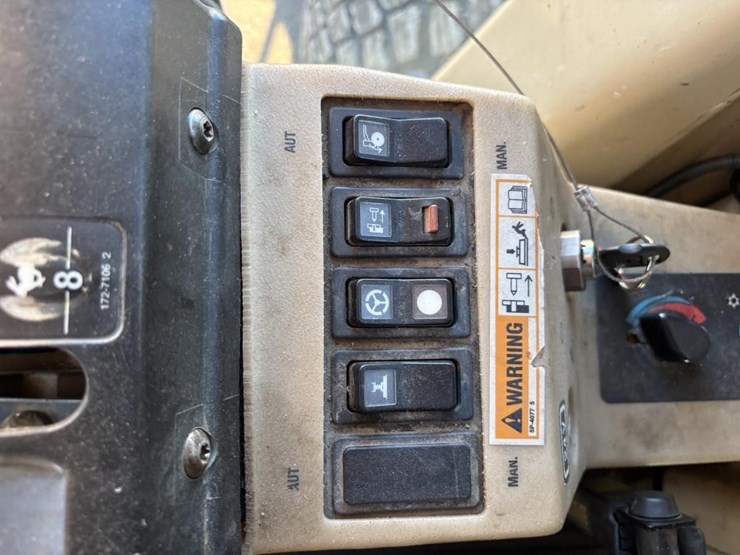 caterpillar-143h-image-53