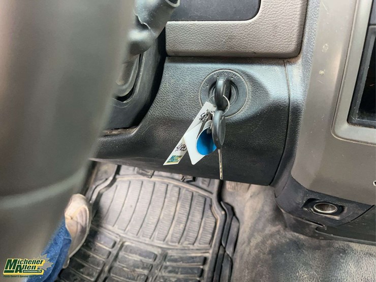 2011-dodge-3500-image-17