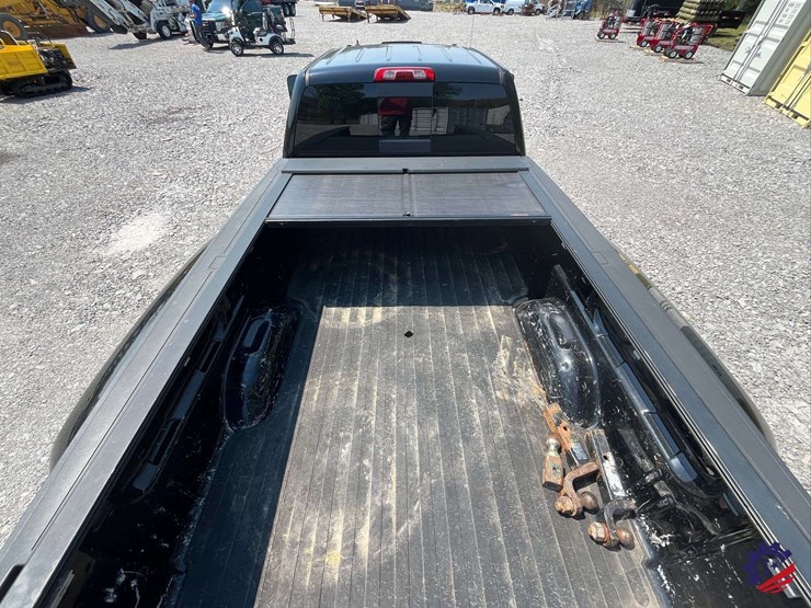 2015-gmc-3500-image-37