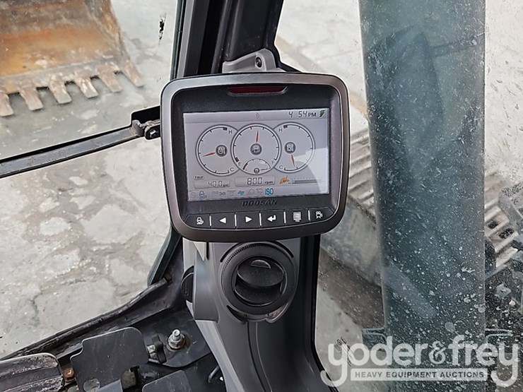 2022-doosan-dx225-lc-image-43