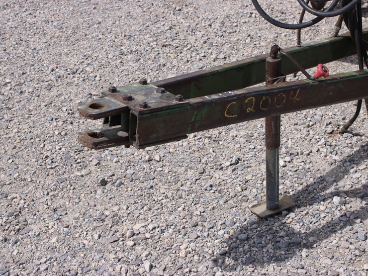 john-deere-235-image-10