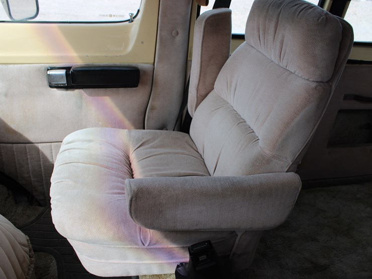 1985-dodge-ram-350-image-26