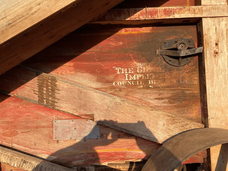 1911-russell-36-x-60-wood-threshing-machine-image-8