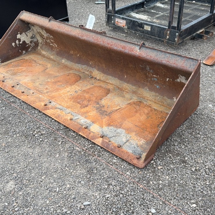 #2042 • CAT 84" SKID STEER SMOOTH BUCKET