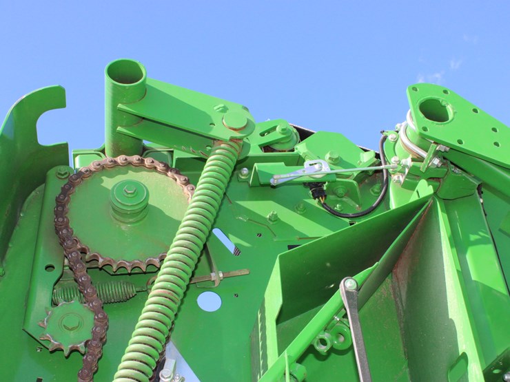 2022-john-deere-560r-image-28