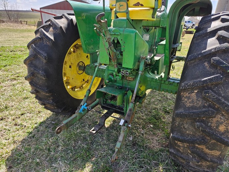 john-deere-4010-image-14