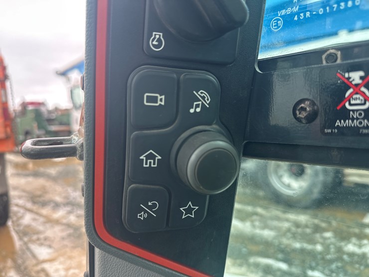 2022-bobcat-t66-image-35