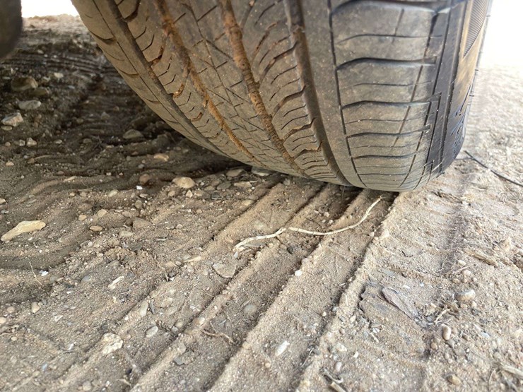 2013-toyota-avalon-hybrid-limited-4-door-sedan-(399,665-miles)-image-21