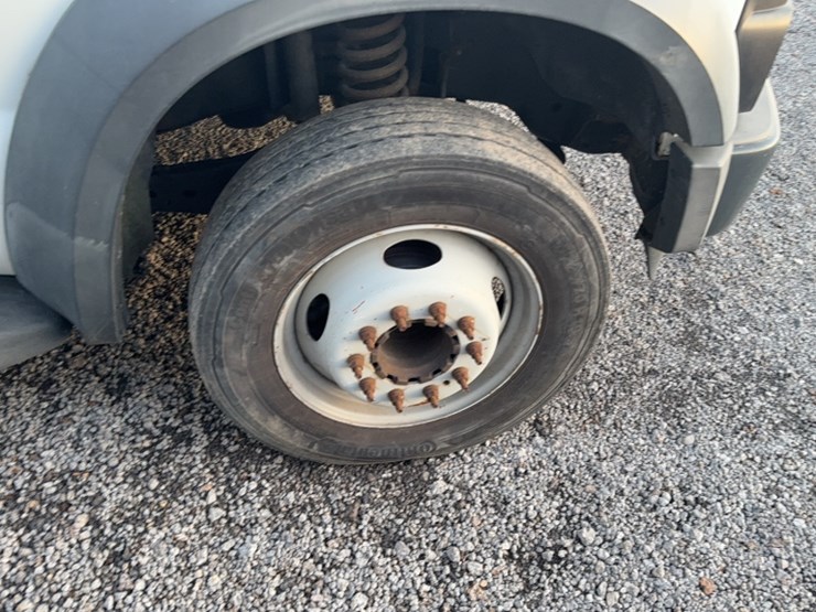 2010-ford-f550-image-4