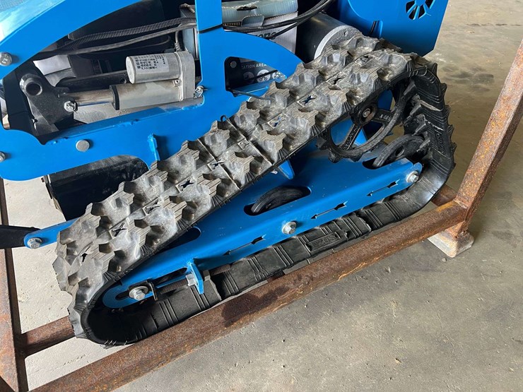 2025-zvox-remote-control-lawn-mower-image-11