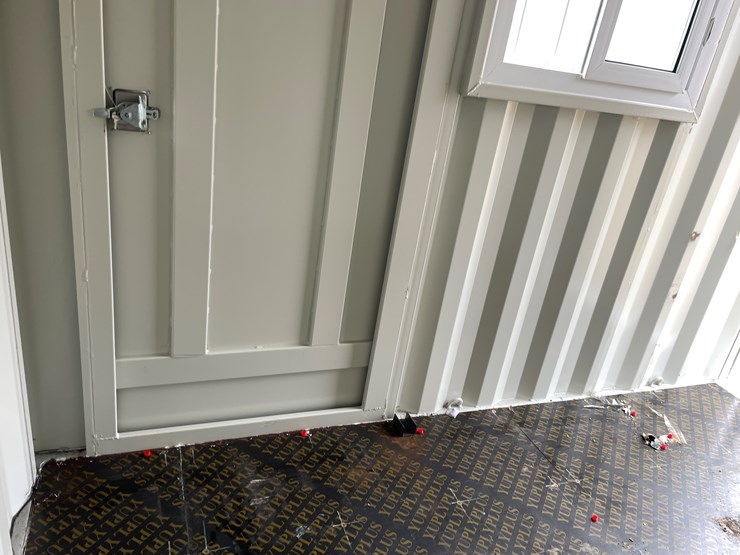 #118-•-10'-storage-container-image-17