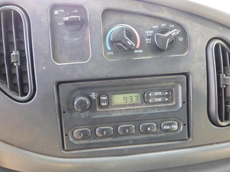 2007-ford-cargo-image-29