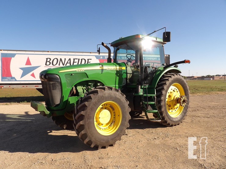 john-deere-8220-image-1